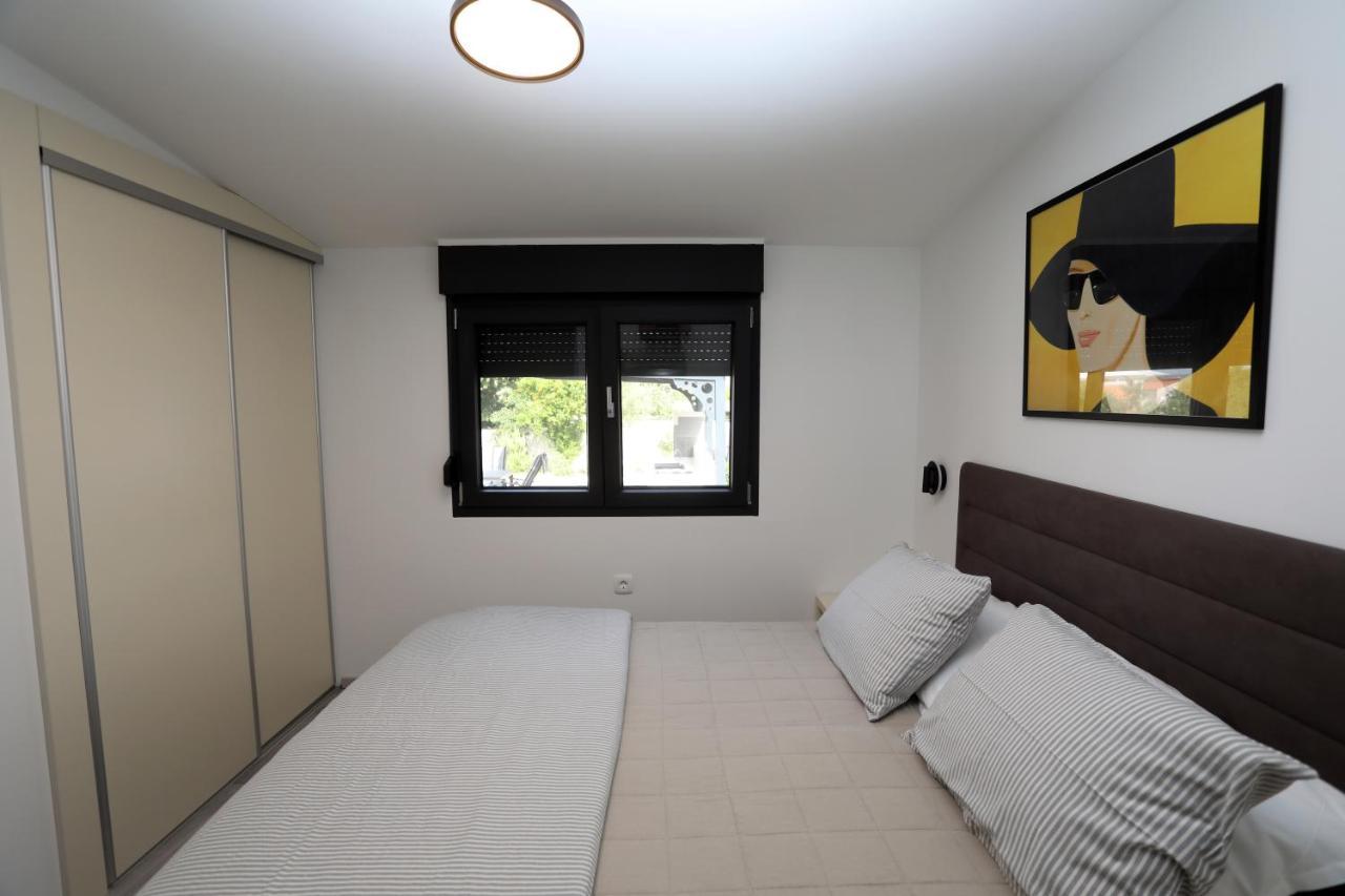 Guest House Tika Медулин Екстериор снимка