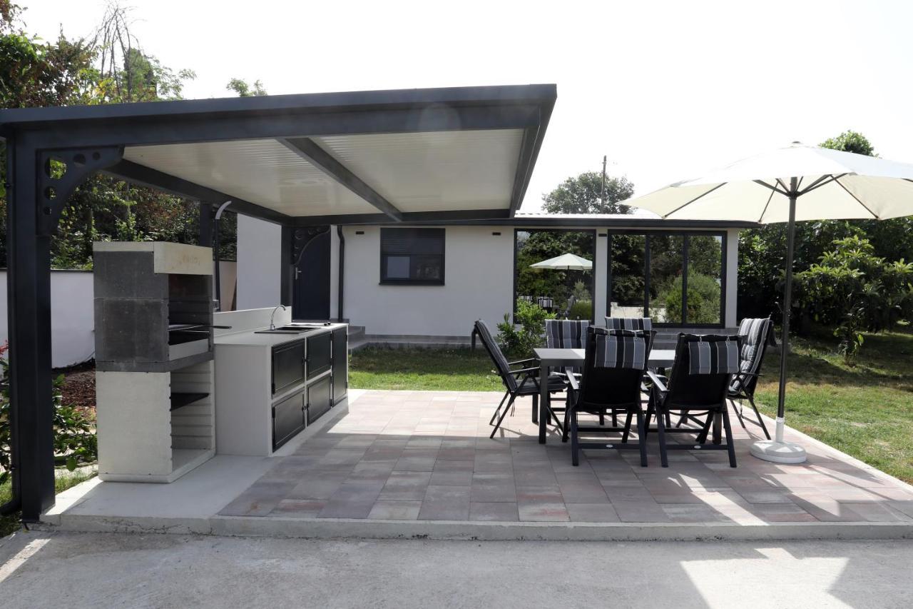 Guest House Tika Медулин Екстериор снимка