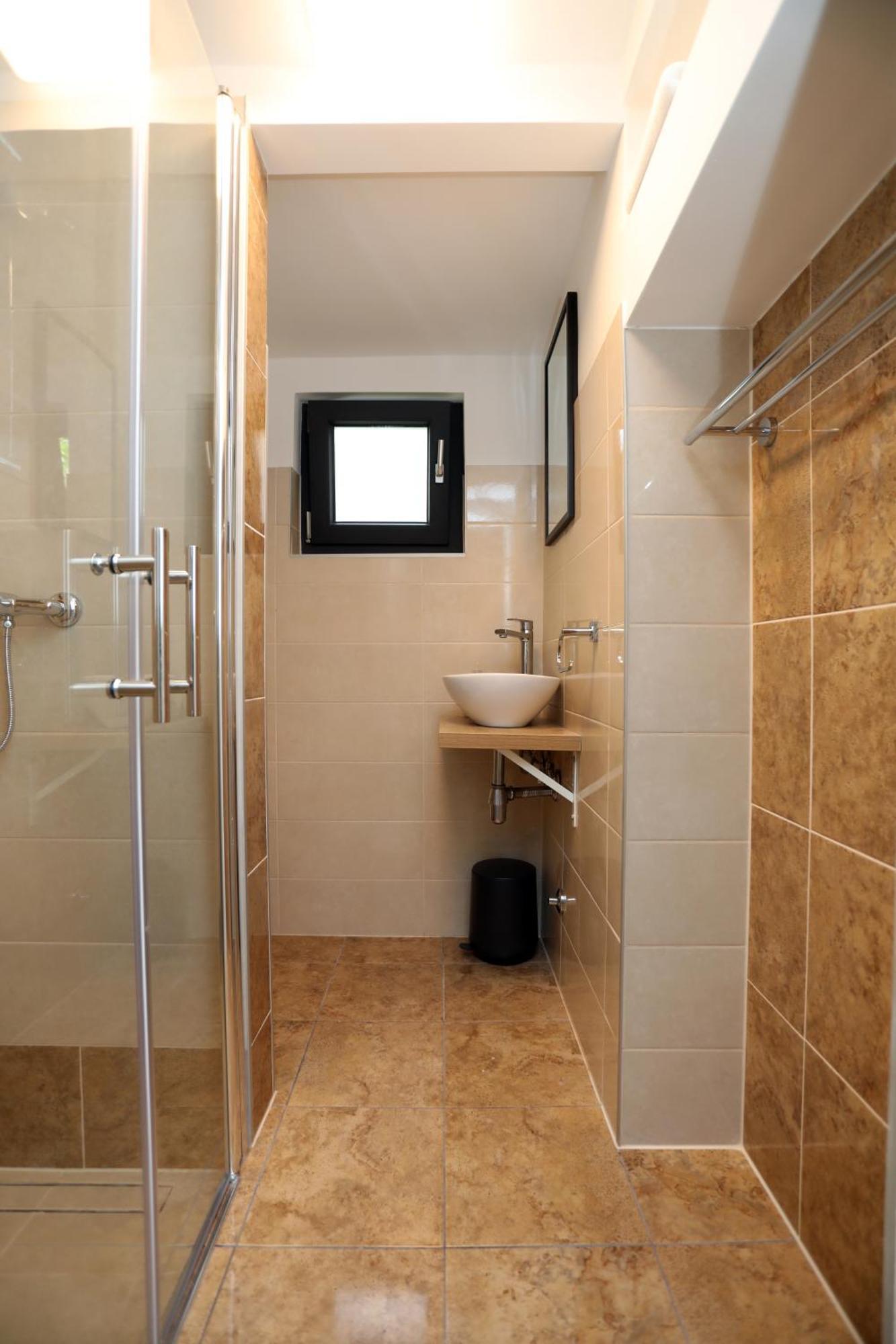 Guest House Tika Медулин Екстериор снимка